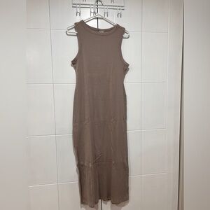H&M Sleeveless Tan Midi Dress